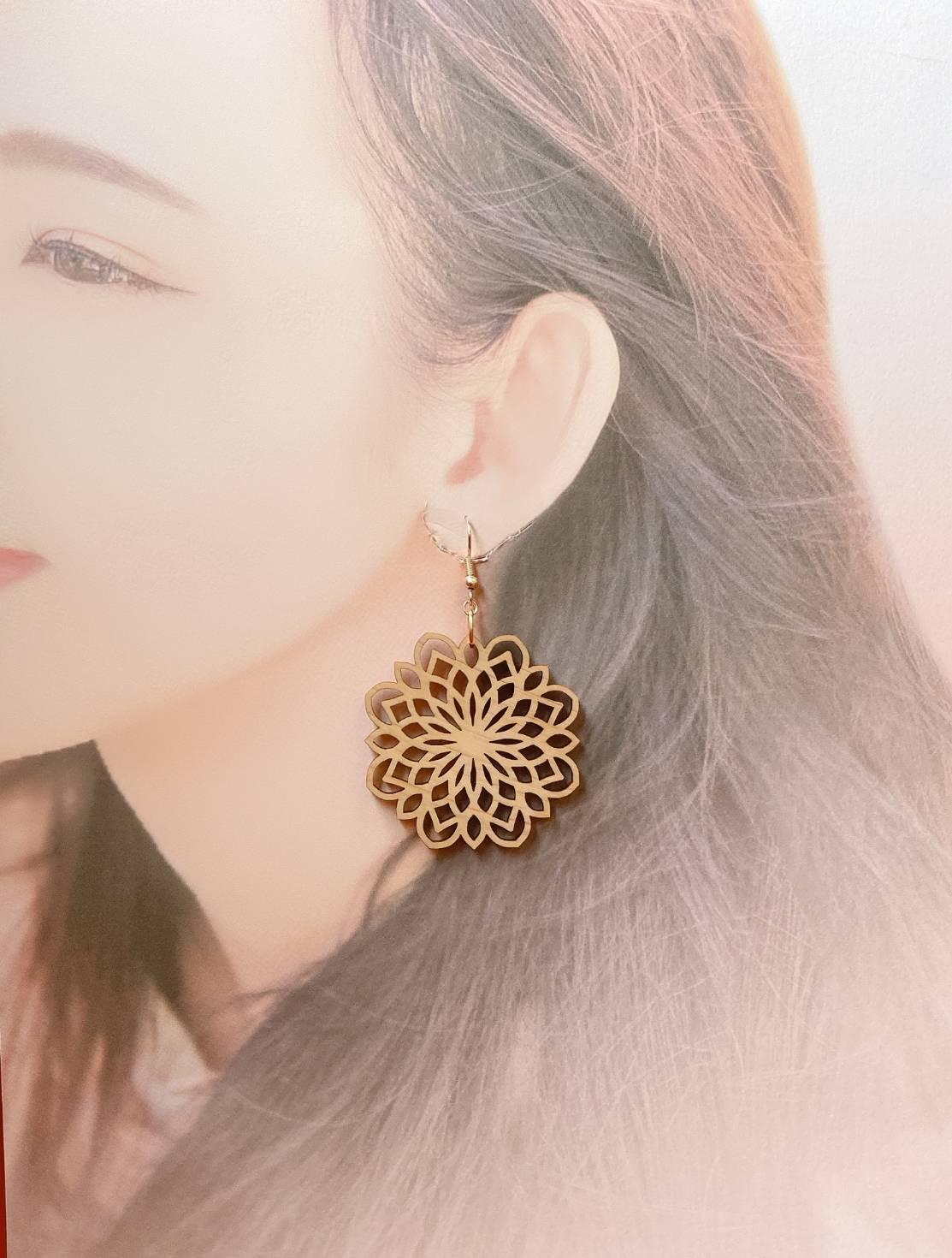 紀州ひのきシンプルピアス　BIG(フリル)1枚目の画像