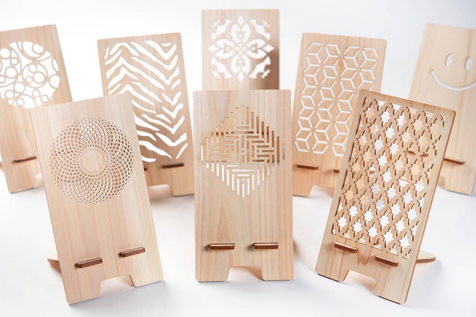 紀州ひのきスマホスタンド（Normalライン）　wood-me×life+1枚目の画像