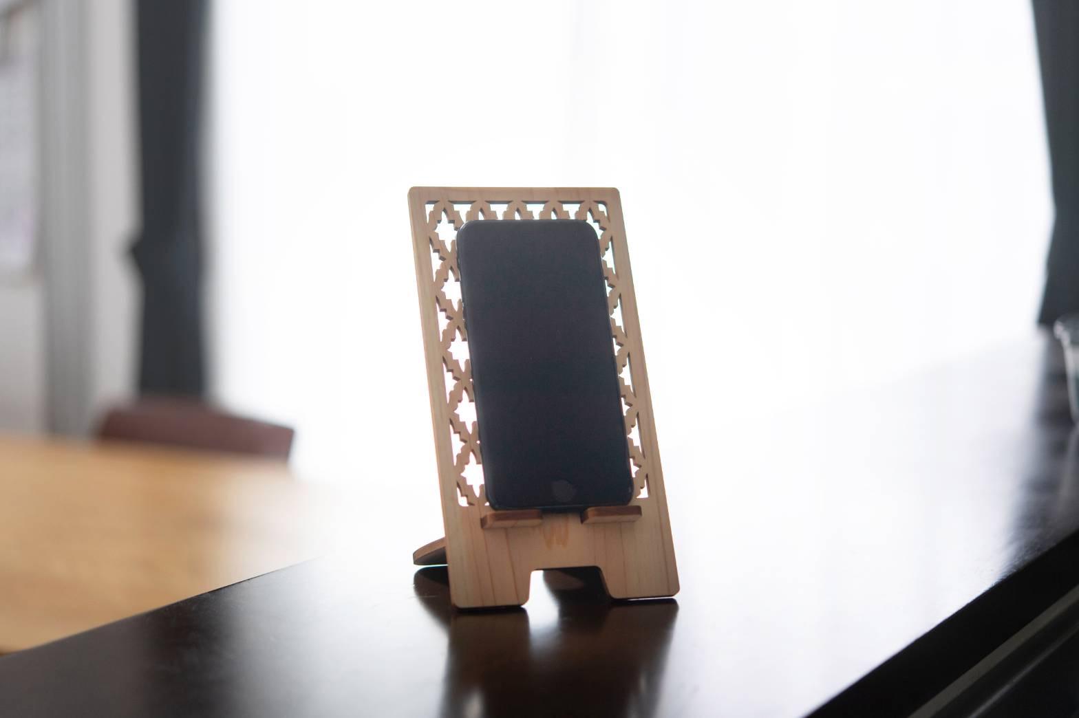 紀州ひのきスマホスタンド( High Quality ライン) wood-me×life+ | 2枚目